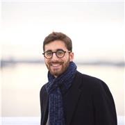 En deuxième année de doctorat en droit je donne des cours particuliers en droit public (droit administratif, constitutionnel)